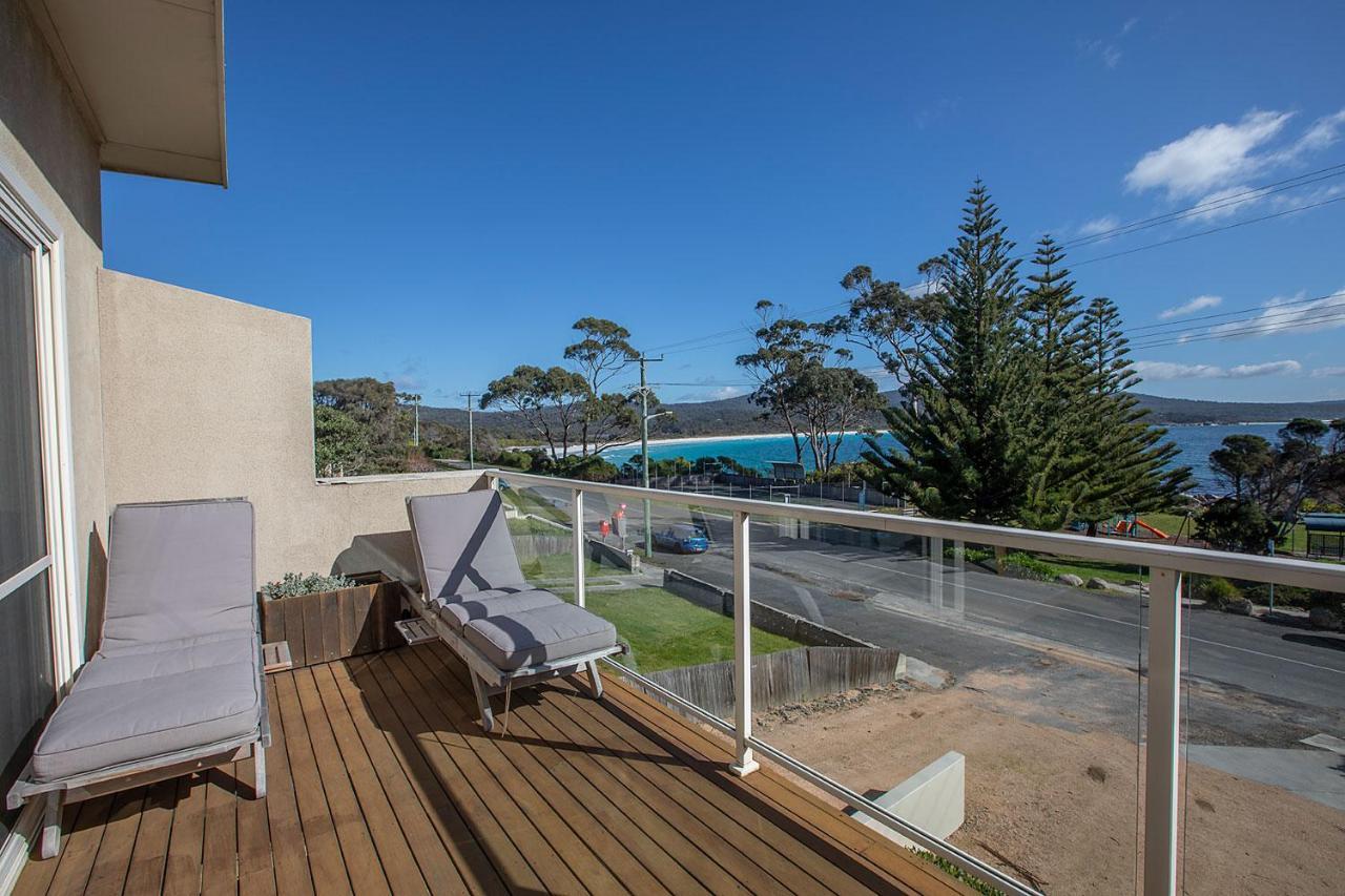 Quarterdeck Apartment Binalong Bay Esterno foto