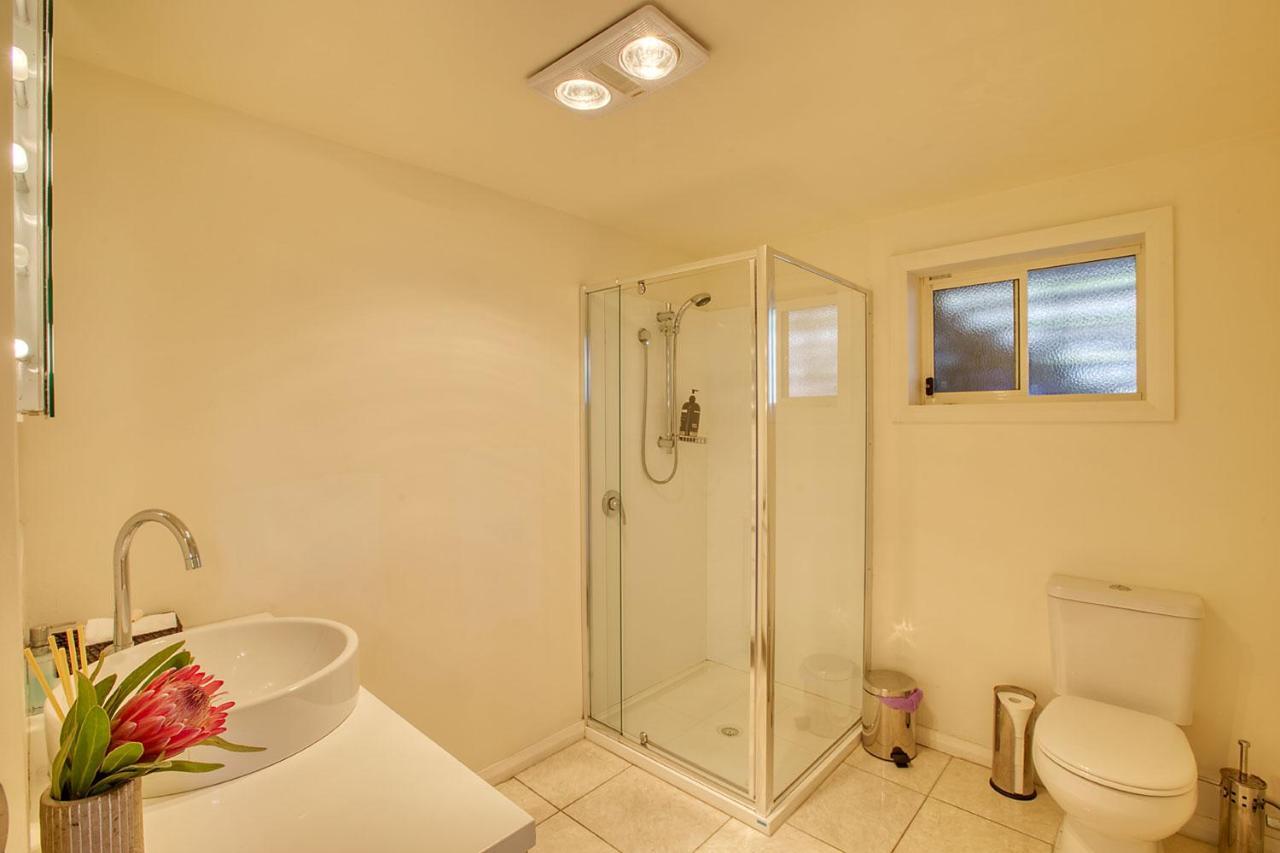 Quarterdeck Apartment Binalong Bay Esterno foto