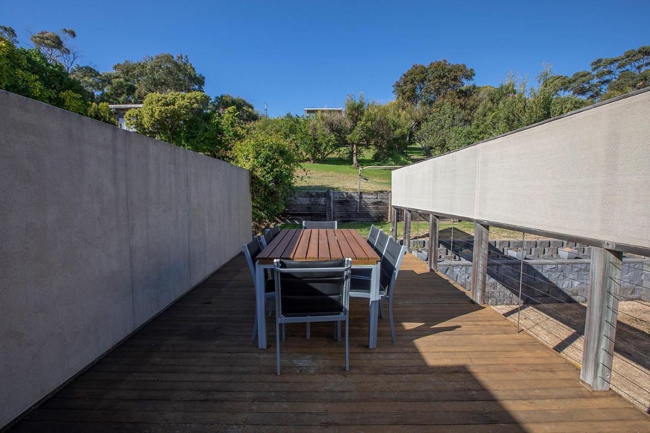 Quarterdeck Apartment Binalong Bay Esterno foto