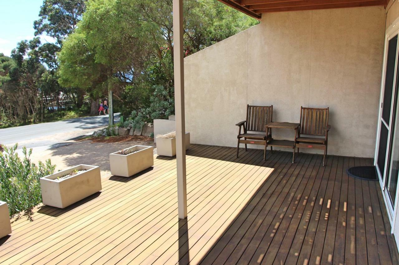 Quarterdeck Apartment Binalong Bay Esterno foto