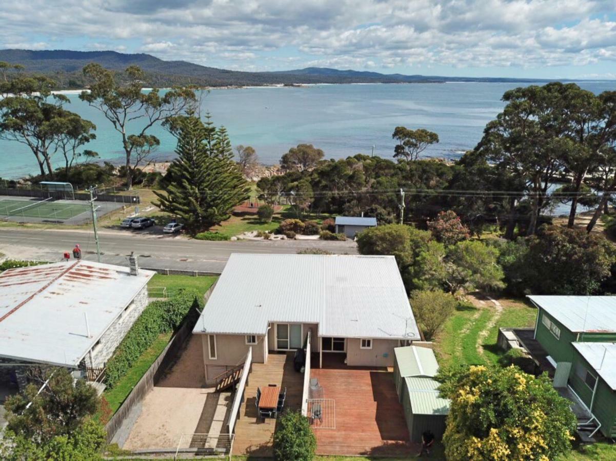 Quarterdeck Apartment Binalong Bay Esterno foto